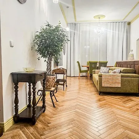 Butik Apartamenty Old Town Torun - Parking Exterior photo