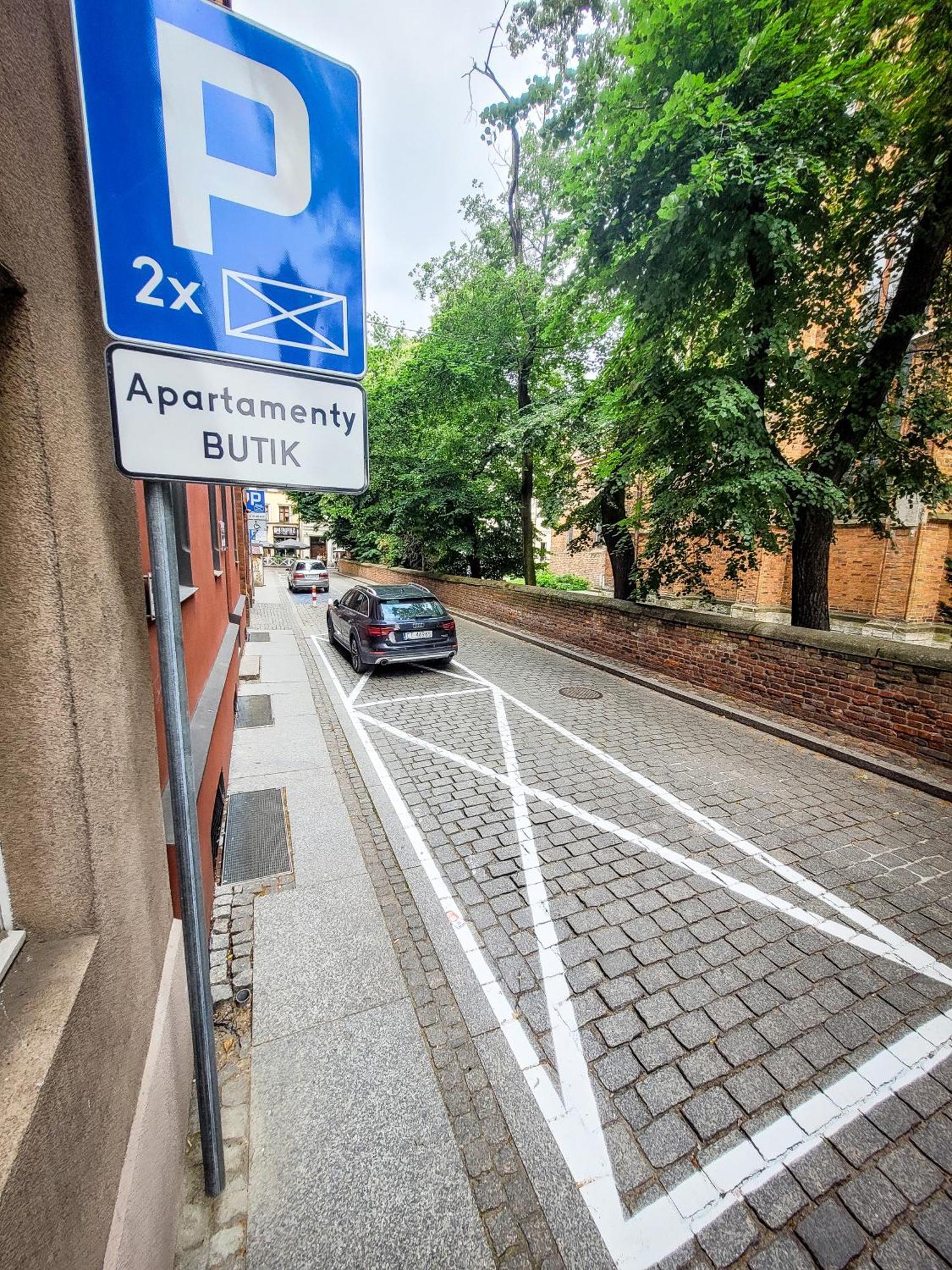 Butik Old Town - Parking *